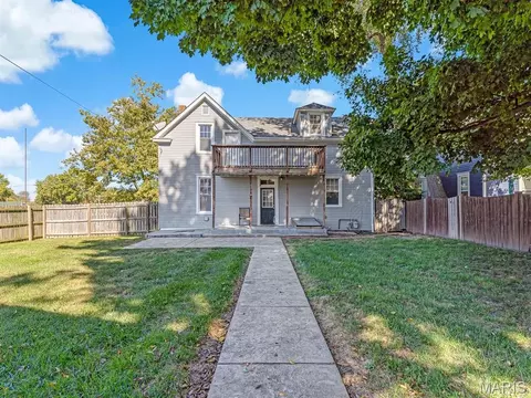 Exterior - 210 W 4th St, Waterloo, IL 62298 photo 3 of 6