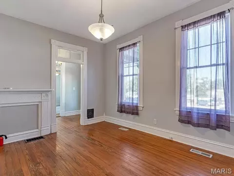 Living - 210 W 4th St, Waterloo, IL 62298 photo 1 of 5