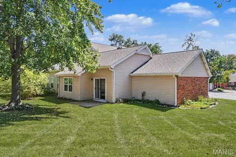 Exterior - 1017 Pocono Trl, Ballwin, MO 63021 photo 2 of 4