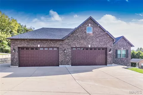 5046 Warren Rd, Imperial, MO 63052