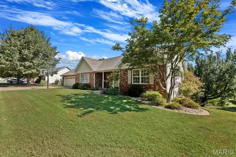 Exterior - 102 Stull Dr, Benton, MO 63736 photo 3 of 10