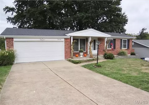 5628 Valleyside Ln, Saint Louis, MO 63128