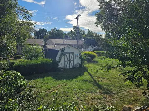 Exterior - 404 Duchesne Ave, O'fallon, MO 63366 photo 3 of 4