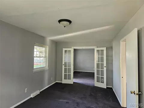 Living - 404 Duchesne Ave, O'fallon, MO 63366 photo 4 of 4