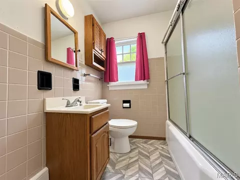 Bath - 2108 Main St, Alton, IL 62002 photo 1 of 4