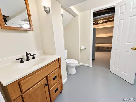 Bath - 2108 Main St, Alton, IL 62002 photo 4 of 4