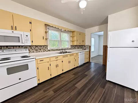 Kitchen - 2108 Main St, Alton, IL 62002 photo 1 of 2