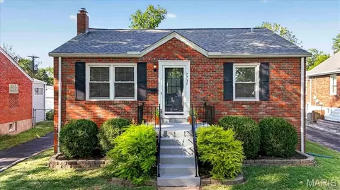 7737 Saint Albans Ave, Richmond Heights, MO 63117