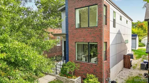 1018 Yale Ave, Saint Louis, MO 63117