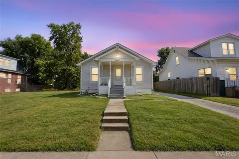 2440 Iowa St, Granite City, IL 62040