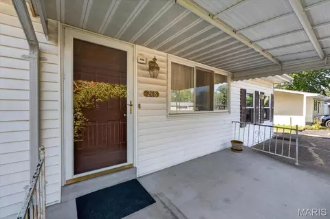 Exterior - 208 Hill Dr, Gray Summit, MO 63039 photo 4 of 13
