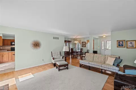Living - 16500 Thunderhead Canyon Ct, Ballwin, MO 63011 photo 2 of 3