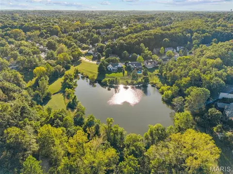 View/Area - 16500 Thunderhead Canyon Ct, Ballwin, MO 63011 photo 2 of 3