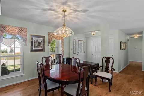 Dining - 16500 Thunderhead Canyon Ct, Ballwin, MO 63011 photo 2 of 3