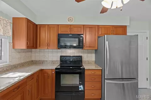 Kitchen - 16500 Thunderhead Canyon Ct, Ballwin, MO 63011 photo 7 of 7