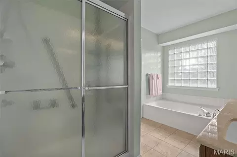 Bath - 16500 Thunderhead Canyon Ct, Ballwin, MO 63011 photo 3 of 6