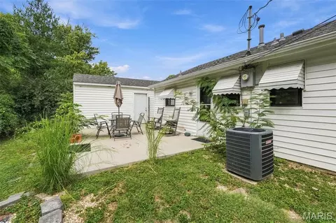 Exterior - 512 Eggering Dr, O'fallon, MO 63366 photo 2 of 5