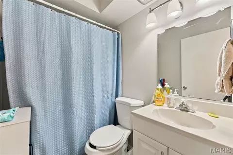 Bath - 512 Eggering Dr, O'fallon, MO 63366 photo 2 of 2