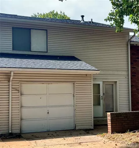 12428 Sea Lane Dr, Florissant, MO 63033