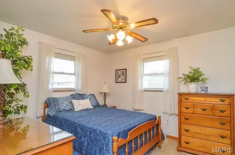 Bedroom - 17 Blackburn Dr, Belleville, IL 62226 photo 1 of 6
