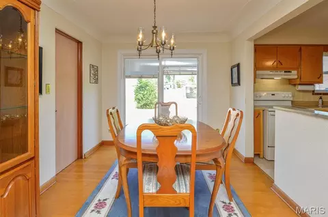 Dining - 17 Blackburn Dr, Belleville, IL 62226 photo 2 of 3