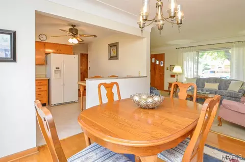 Dining - 17 Blackburn Dr, Belleville, IL 62226 photo 3 of 3