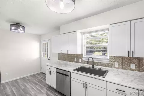 Kitchen - 1045 Hannah St, Jackson, MO 63755 photo 2 of 2