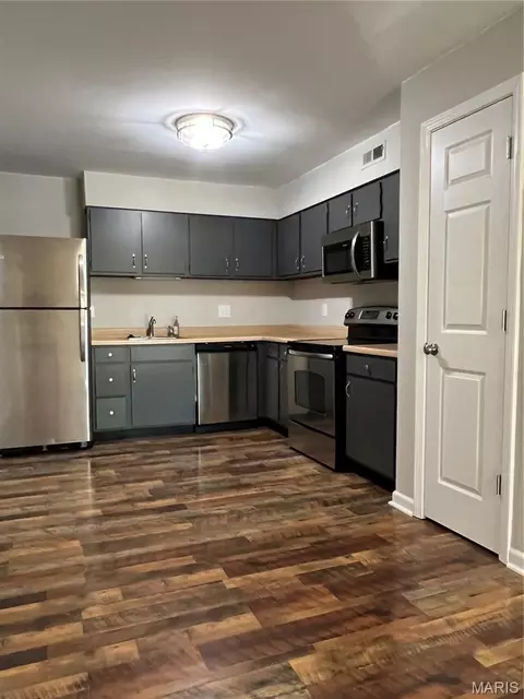 Kitchen - 708 L Ridgeside Dr #L, Ballwin, MO 63021 photo 1 of 1