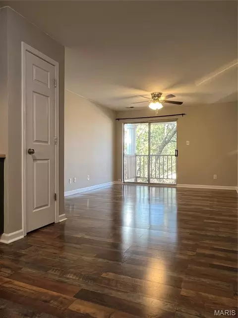 Living - 708 L Ridgeside Dr #L, Ballwin, MO 63021 photo 1 of 2