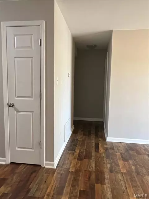 Entry Way - 708 L Ridgeside Dr #L, Ballwin, MO 63021 photo 1 of 2