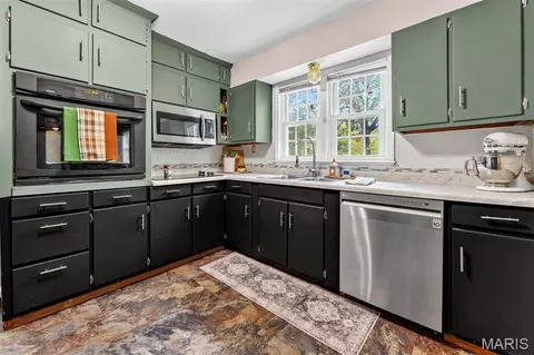 Kitchen - 2203 Catawissa Rd, Pacific, MO 63069 photo 1 of 3
