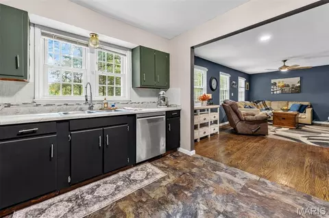 Kitchen - 2203 Catawissa Rd, Pacific, MO 63069 photo 2 of 3