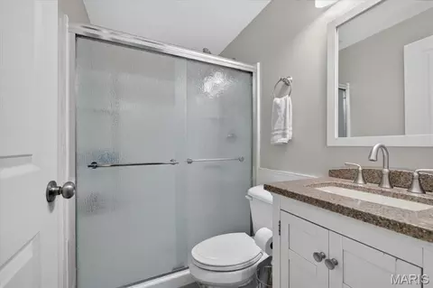 Bath - 2829 Mallard Ct, Imperial, MO 63052 photo 2 of 2