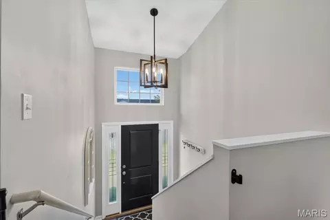 Entry Way - 2829 Mallard Ct, Imperial, MO 63052 photo 1 of 4