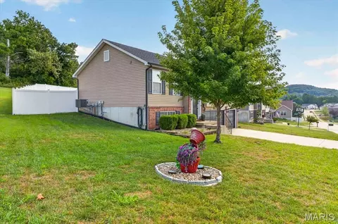 Exterior - 2829 Mallard Ct, Imperial, MO 63052 photo 3 of 8