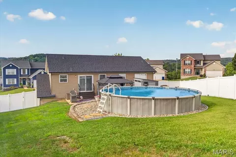 Exterior - 2829 Mallard Ct, Imperial, MO 63052 photo 6 of 8