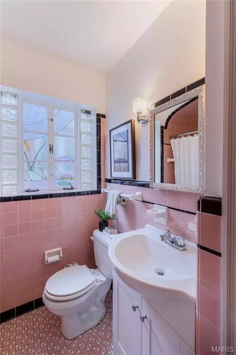 Bath - 6743 Devonshire Ave, Saint Louis, MO 63109 photo 2 of 3