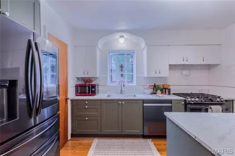 Kitchen - 6743 Devonshire Ave, Saint Louis, MO 63109 photo 2 of 6
