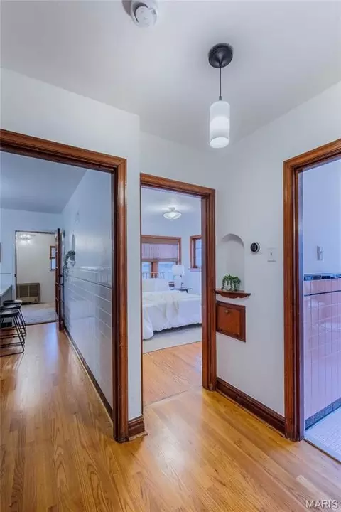 Entry Way - 6743 Devonshire Ave, Saint Louis, MO 63109 photo 1 of 1