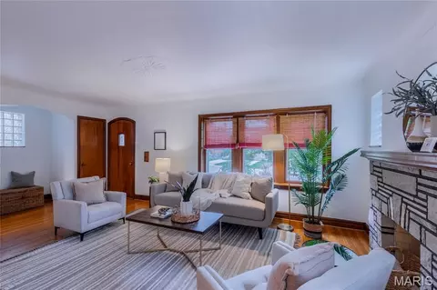Living - 6743 Devonshire Ave, Saint Louis, MO 63109 photo 1 of 3