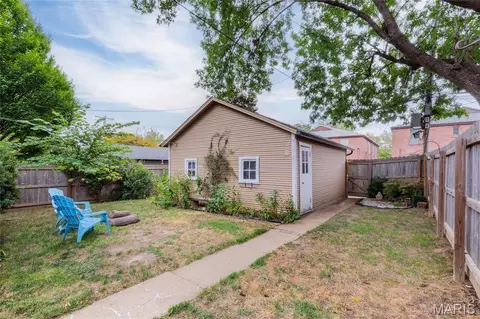 Exterior - 6743 Devonshire Ave, Saint Louis, MO 63109 photo 6 of 8