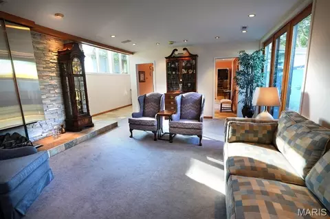 Living - 1114 S Perrine Ave, Centralia, IL 62801 photo 4 of 4