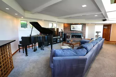 Living - 1114 S Perrine Ave, Centralia, IL 62801 photo 1 of 4