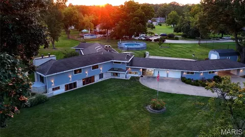 Exterior - 1114 S Perrine Ave, Centralia, IL 62801 photo 7 of 28