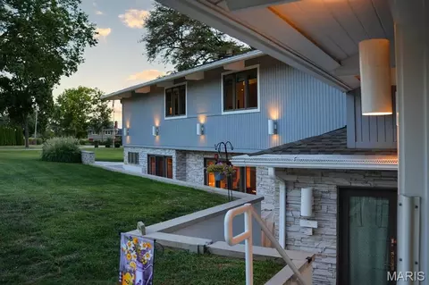 Exterior - 1114 S Perrine Ave, Centralia, IL 62801 photo 3 of 28