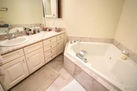 Bath - 1114 S Perrine Ave, Centralia, IL 62801 photo 4 of 4