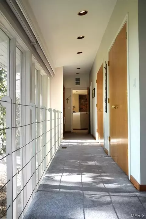 Entry Way - 1114 S Perrine Ave, Centralia, IL 62801 photo 10 of 11
