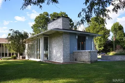 Exterior - 1114 S Perrine Ave, Centralia, IL 62801 photo 23 of 28