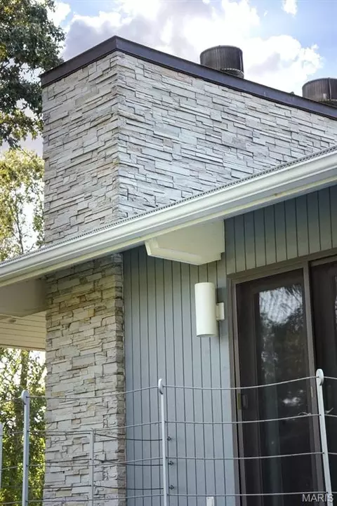Exterior - 1114 S Perrine Ave, Centralia, IL 62801 photo 24 of 28