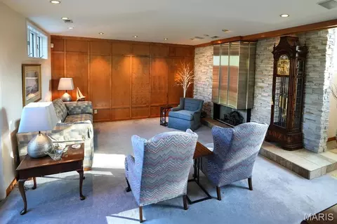 Living - 1114 S Perrine Ave, Centralia, IL 62801 photo 3 of 4